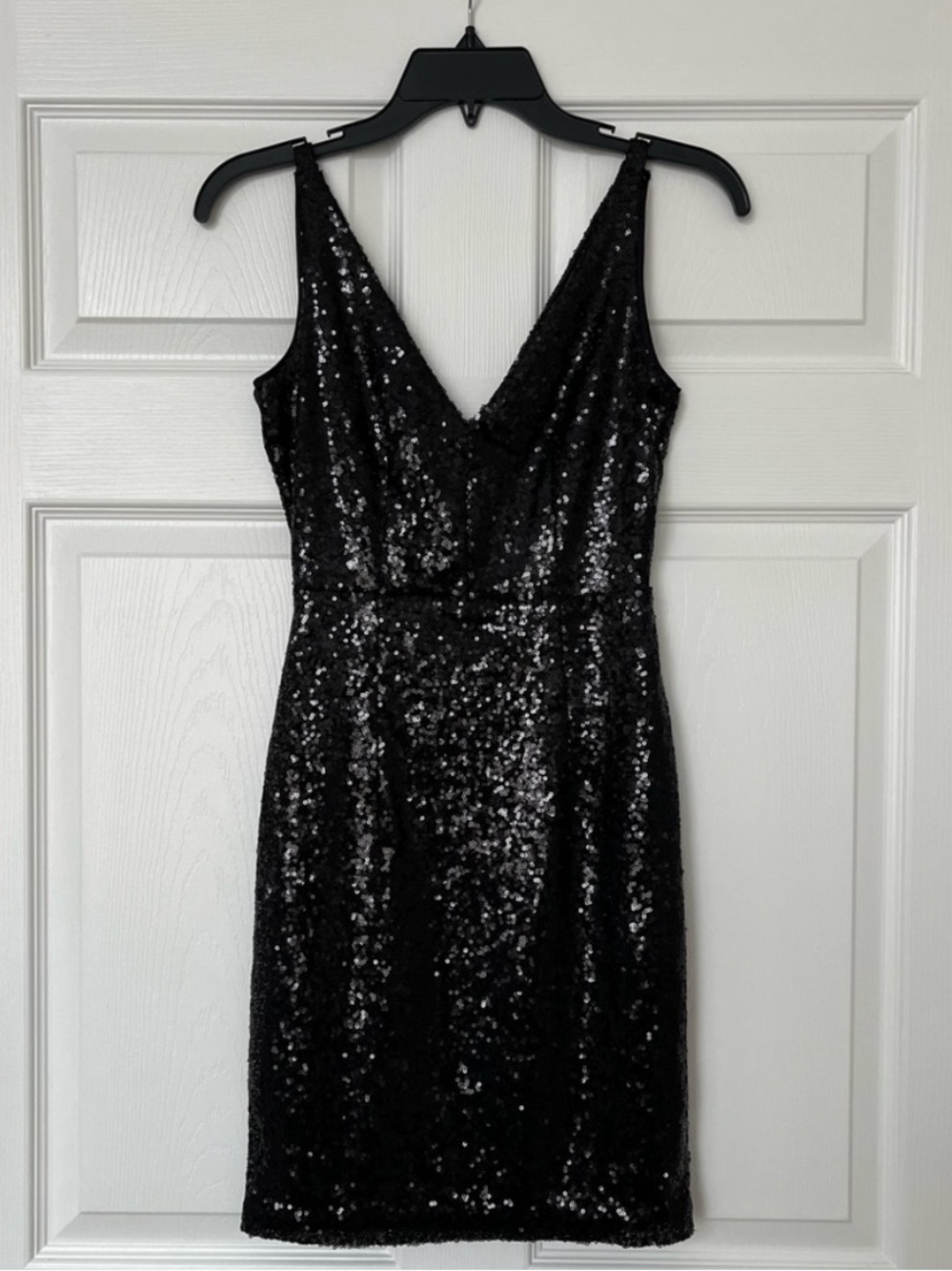 Lulu's Black Sequin V-Neck Sleeveless Semi Formal Bodycon Mini Dress Size XS